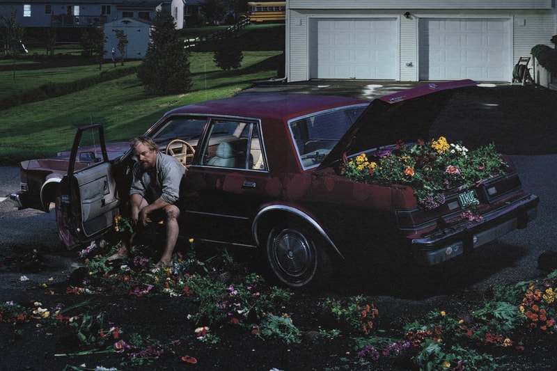 Gregory Crewdson 以全新《Dream House》版畫,揭開美國郊區陰鬱暗面