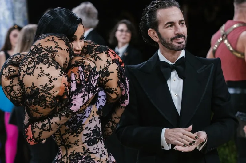 LVMH 告別 Marc Jacobs、Jonathan Anderson 主導 Dior 接管 LACMA：本週必看時尚頭條