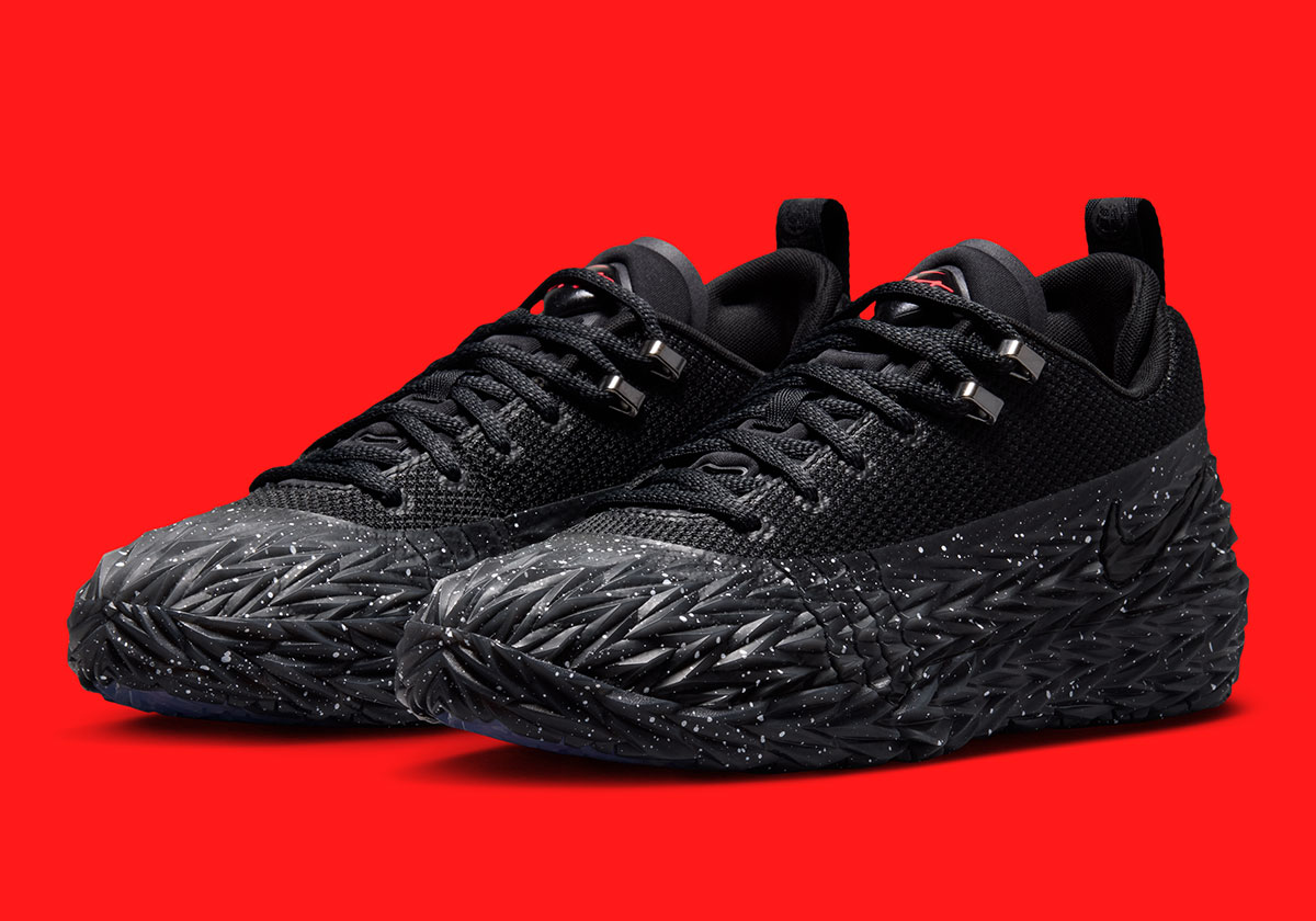 Speckling Falls Onto The Nike S.T. Charge “Grit”