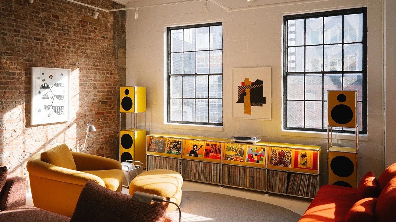 This Epic Audiophile System Blends Traditional Hi-Fi with Iconic Vintage Design