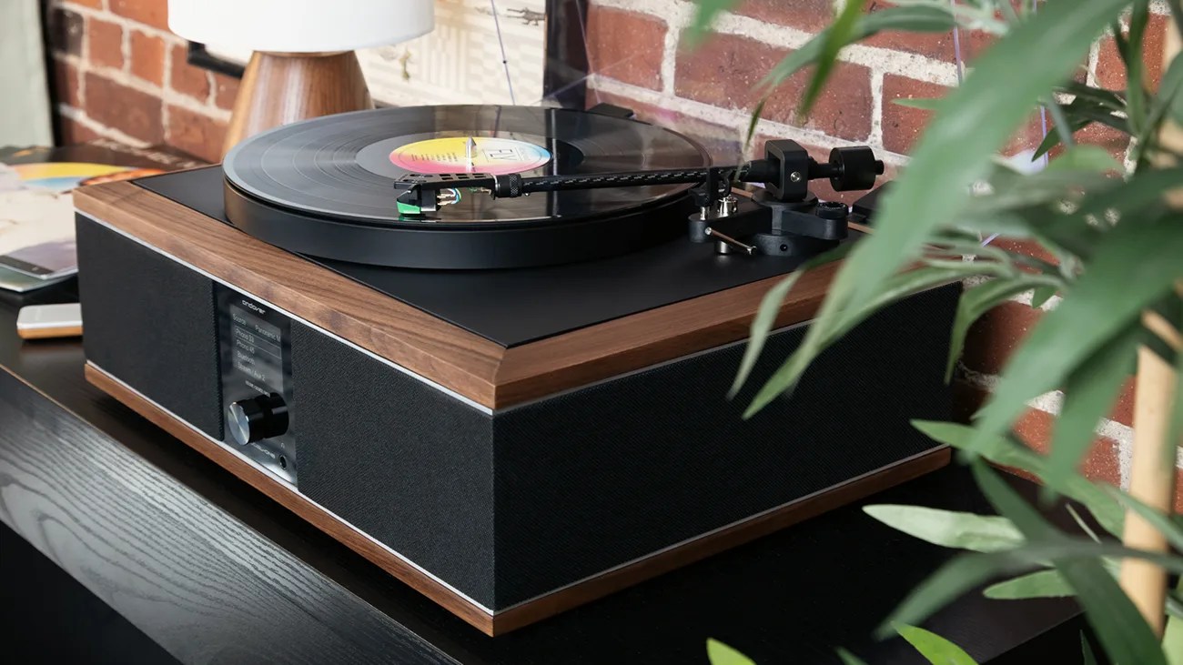 This Gorgeous Audiophile Turntable Aims to Make Vinyl Hi-Fi Easy